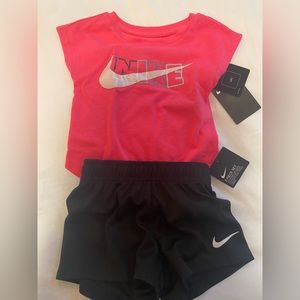 NWT 2T Nike Girls set